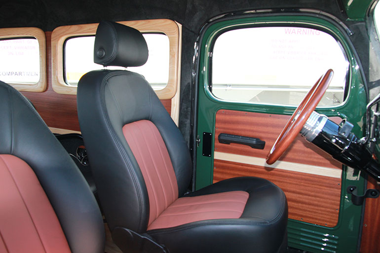 legacy-carryall-interior-front