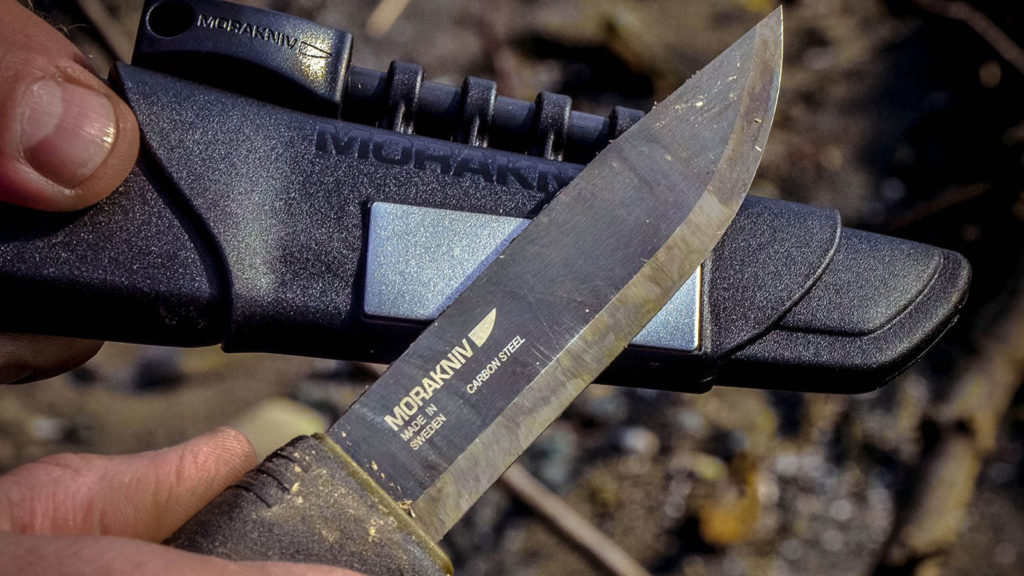 Morakniv-Bushcraft-Survival-Knife-01